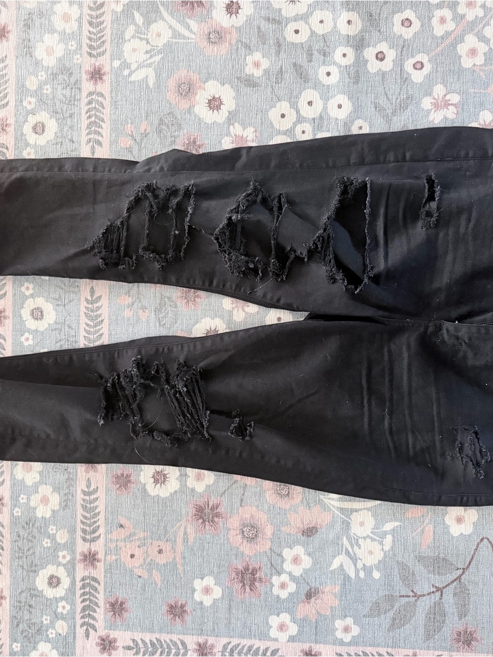 American Eagle Outfitters Black Distressed Skinny Jeans